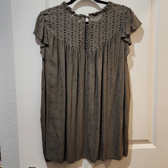 Green Blouse - Picture 2 of 8